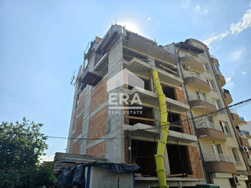 Четиристаен апартамент за продажба, в новострояща се сграда в  Цветен