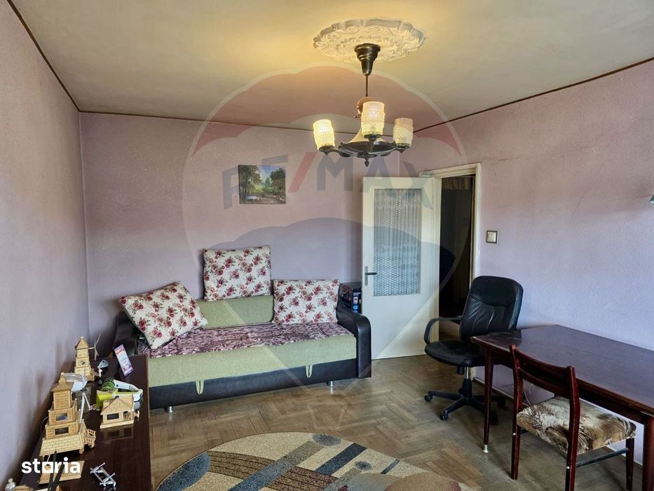 Apartament cu 3 camere decomandat de vânzare, zona Orizont
