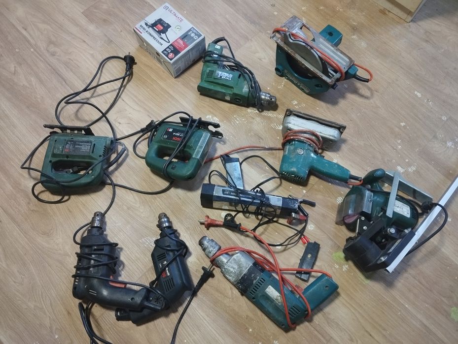 Mai multe scule bormașini de vânzare