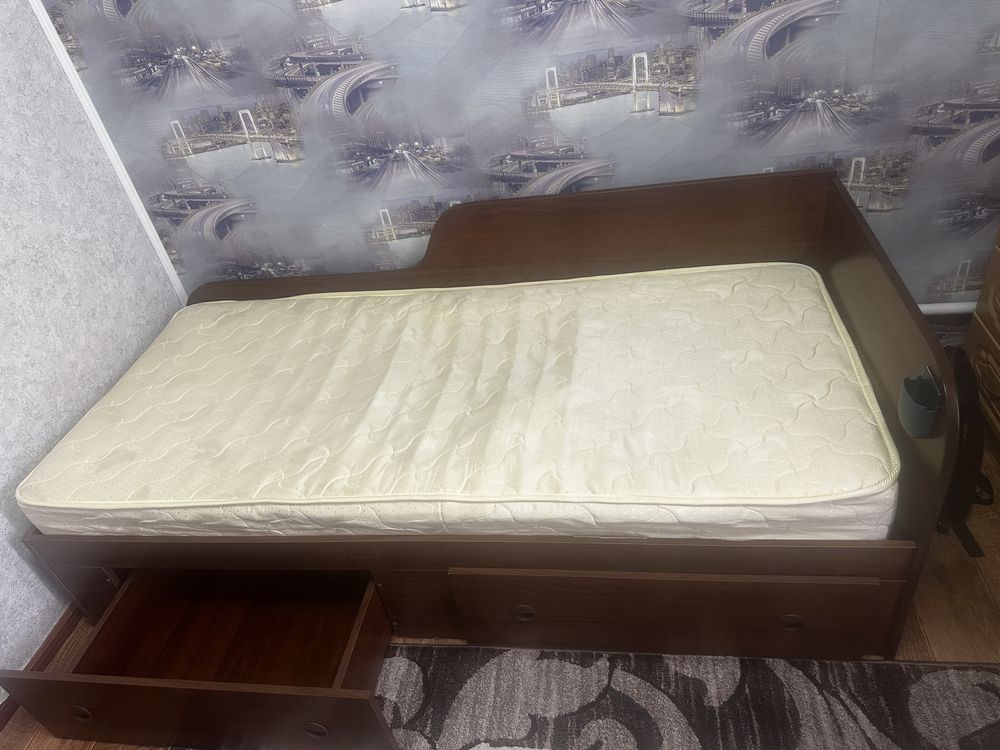 Продается кровать