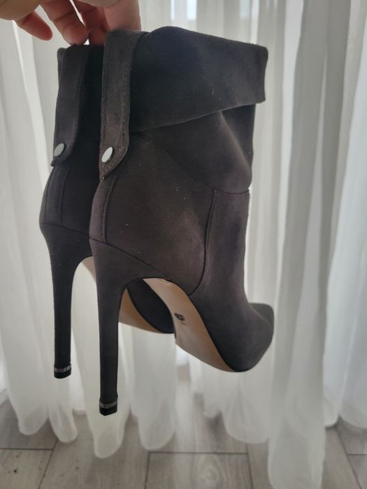 Kenneth Cole botine 38