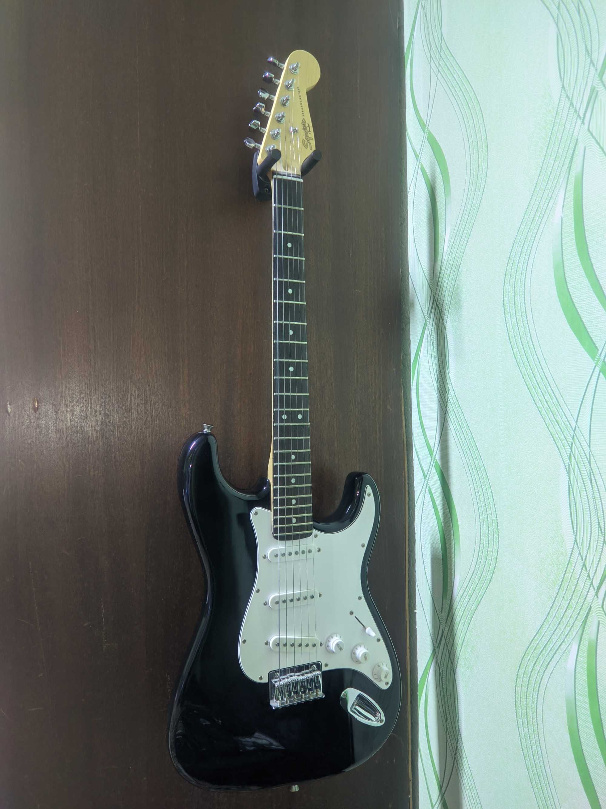 Гитара Fender Squier MM Stratocaster HT Black +дополнения