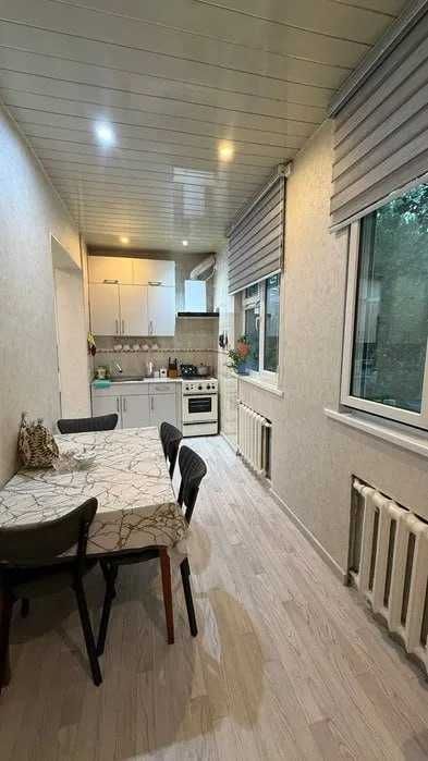 Продается квартира БИЙ Мирзо Улугбек Ор-р ГАИ 3/2/4  72м2