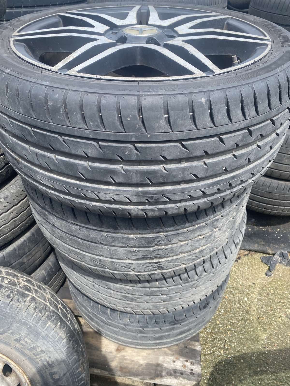 Джанти с гумите 18" за Mercedes W204,211,212
