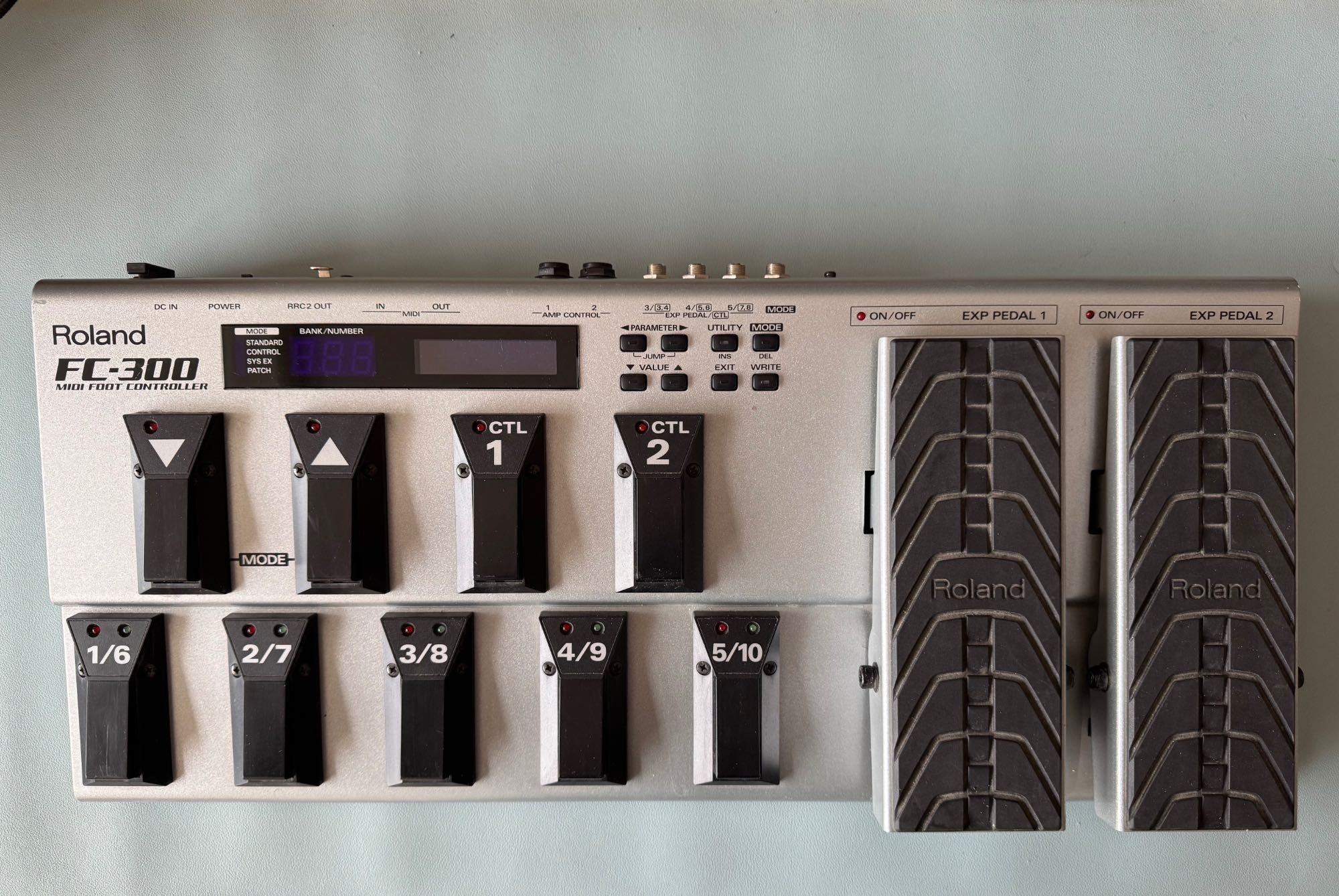 Fractal Axe-Fx II Mark II + 2U rack case