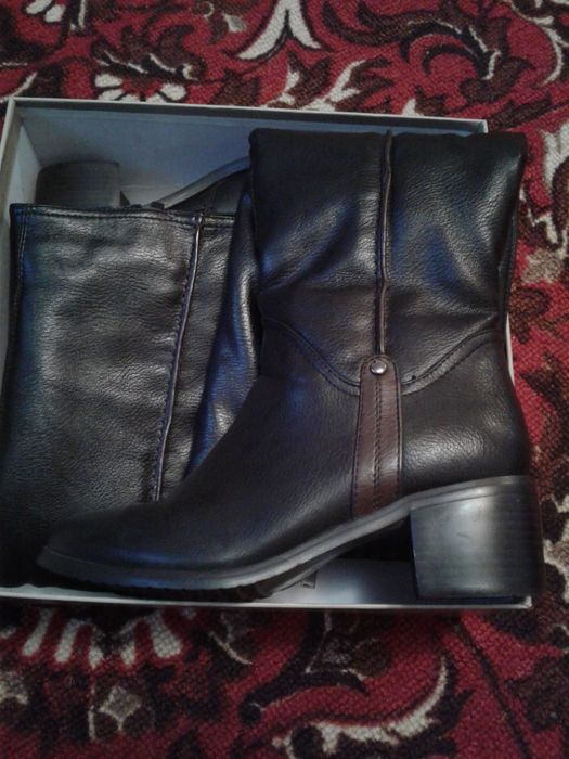 Продам ботфорты новые