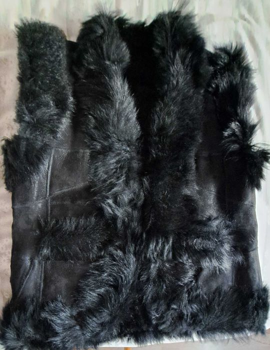 Vestă neagră din blană naturală mărime S