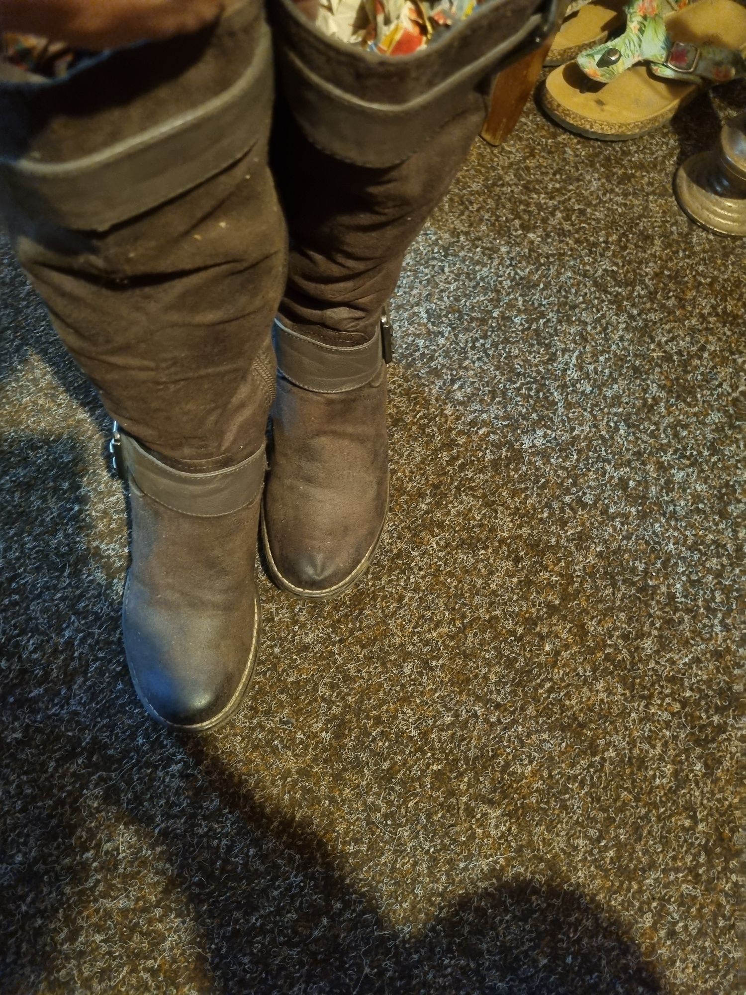 Vand cizme dama, marimea 38, in stare foarte buna