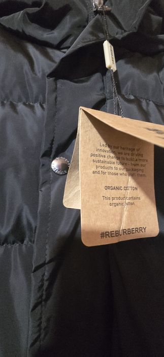 Vând geaca burberry