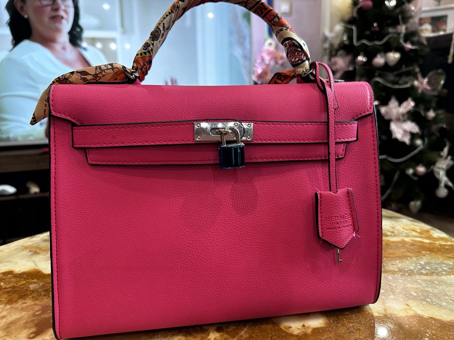 Нова дамска чанта