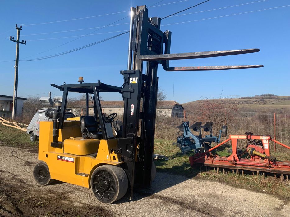 Stivuitor Caterpillar 70