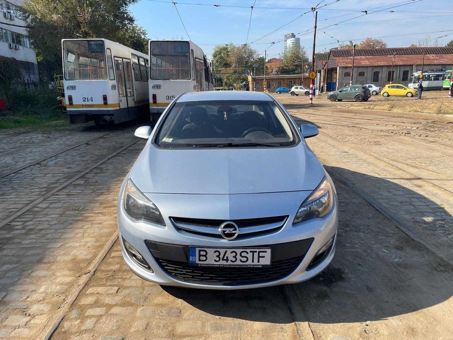 Opel Astra J2016