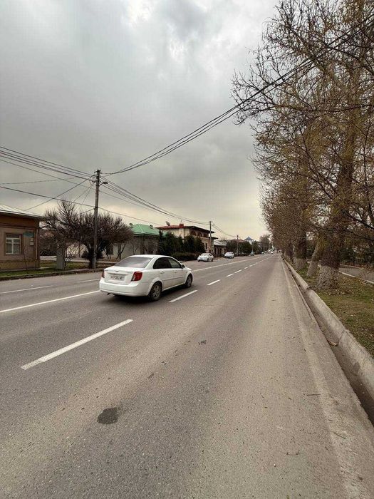 Продается участок-земли с домом. Первая линия Луначарский. Угловой.