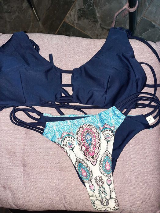 Costum de baie doua piese cu imprimeu floral boho