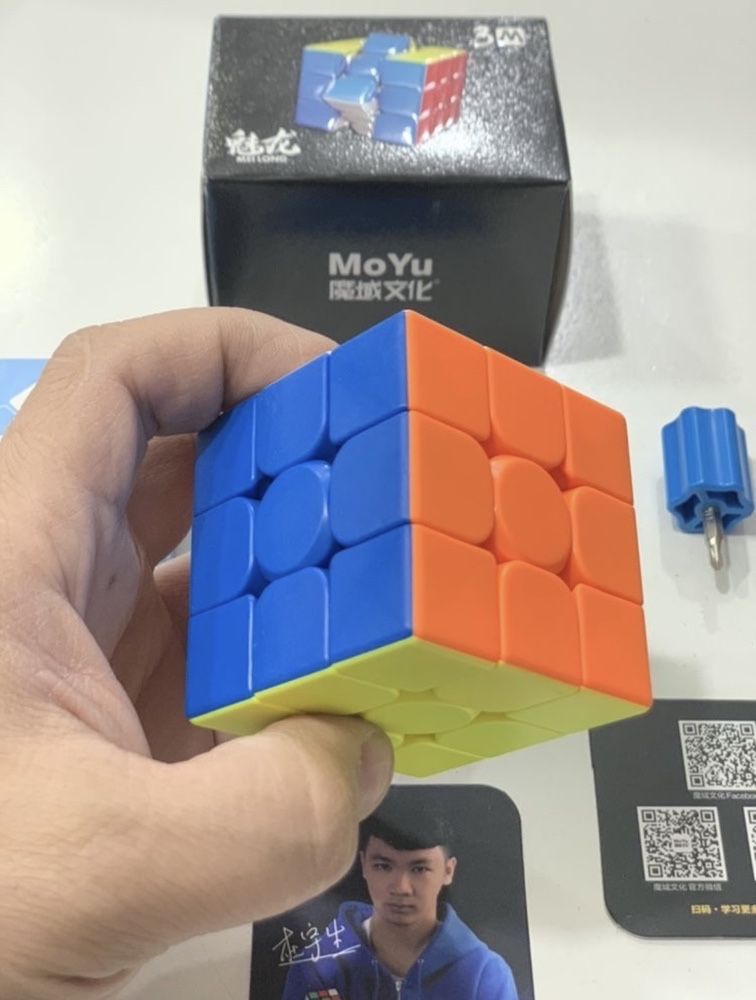 Кубик Рубик магнитный.