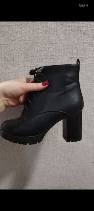 Продам сапожки в отличном состояние