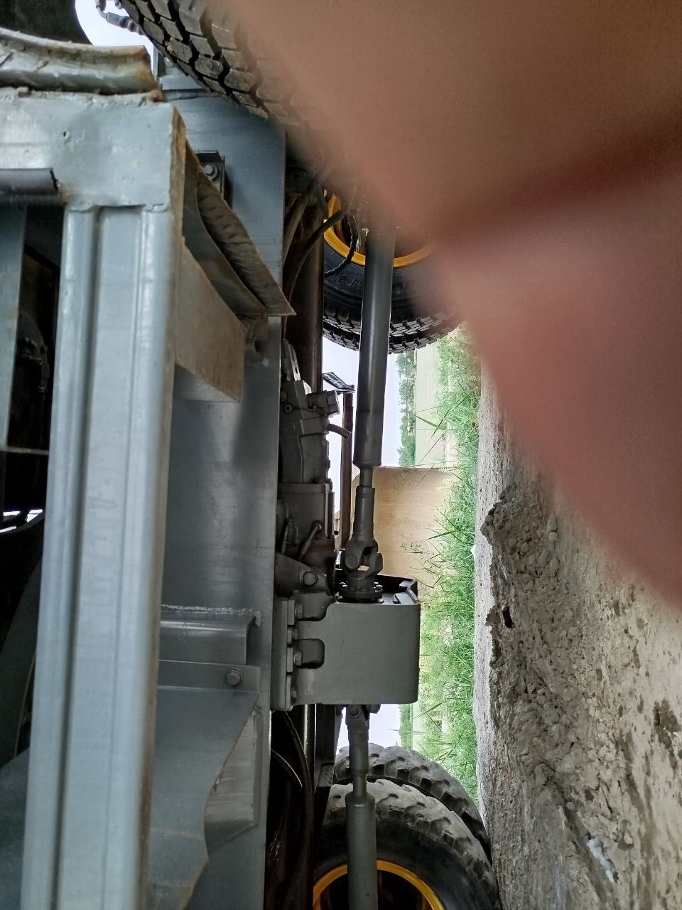 Traktor sotiladi