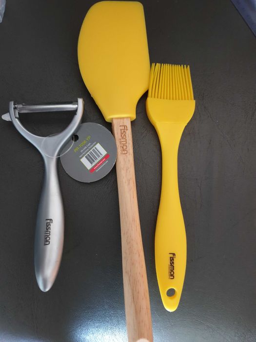 Продам набор кухонный Fissman