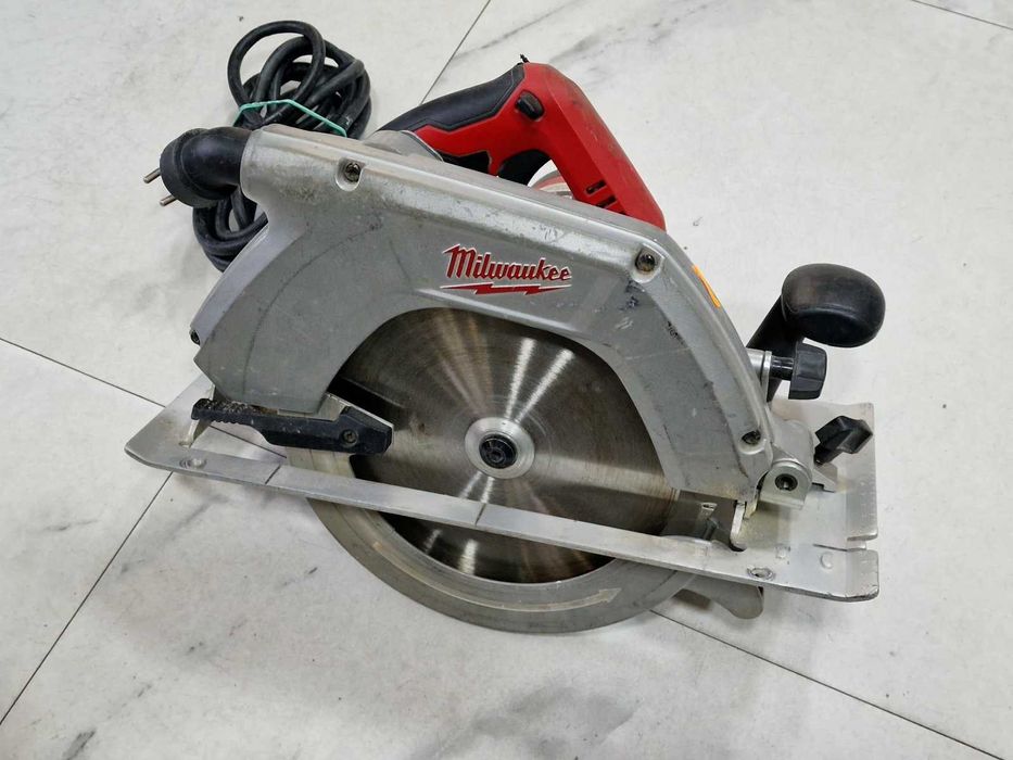 Milwaukee Ръчен циркуляр CS 85 SB, 235 mm, 2200 W