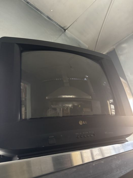 Продам телевизор lg