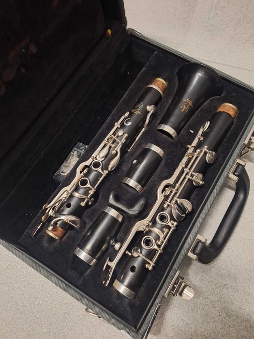 Продавам кларинет Юбел