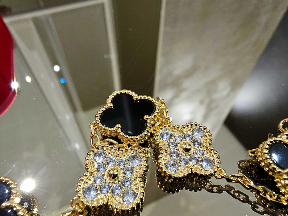 Van Cleef & Arpels VCA Gold Black 5 Vintage Alhambra Дамска Гривна