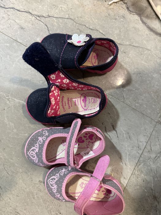 Продавам два чифта ортопедични детски обуваки