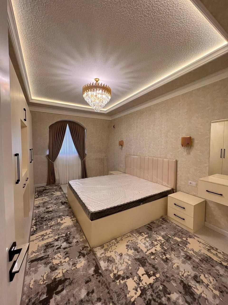 Квартира в аренду 3-комнатная. Новостройка. Себзор
