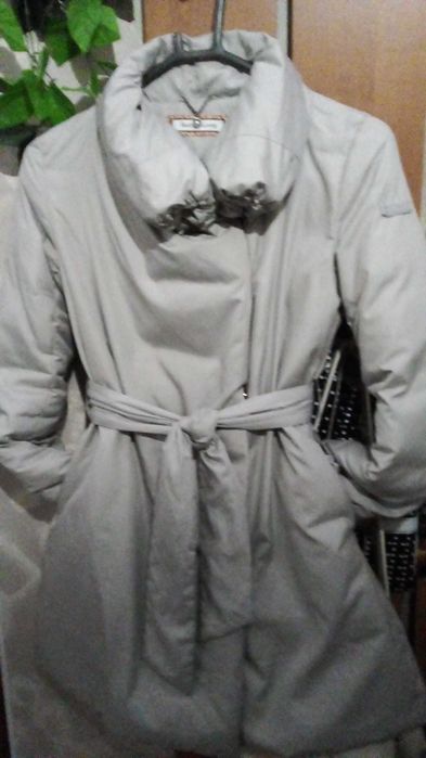 Женский демисезонный плащ-пуховик