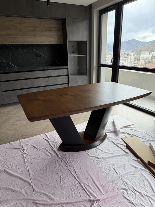 Разтегателна трапезна маса