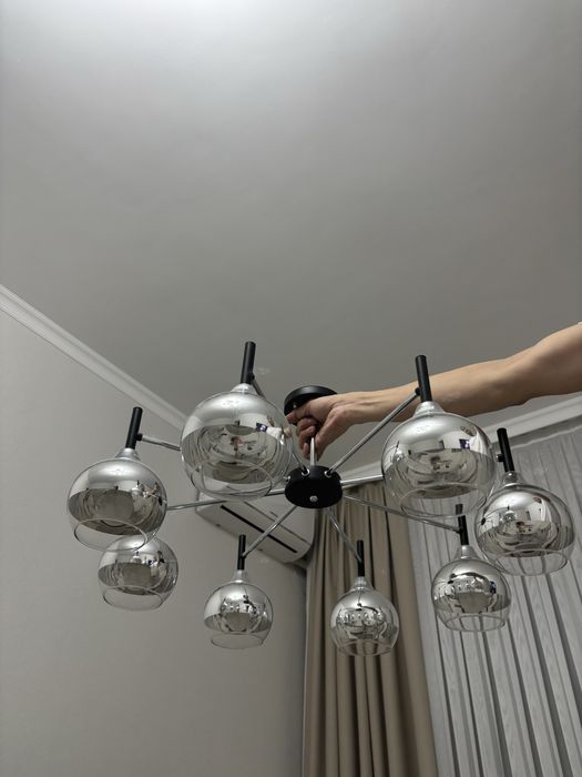 Продам люстру в отличном состоянии