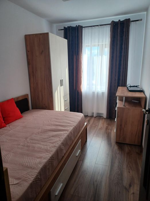 Apartament 3 camere Scornicesti