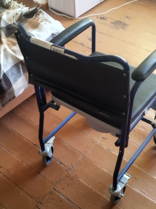 Кресло-туалет для инвалидов