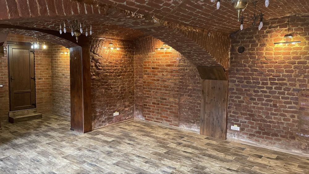 Inchiriez spatiu comercial central in Lugoj