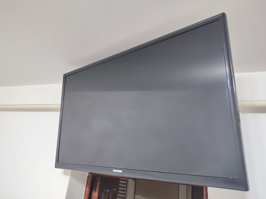 Televizor Smart Telefunken