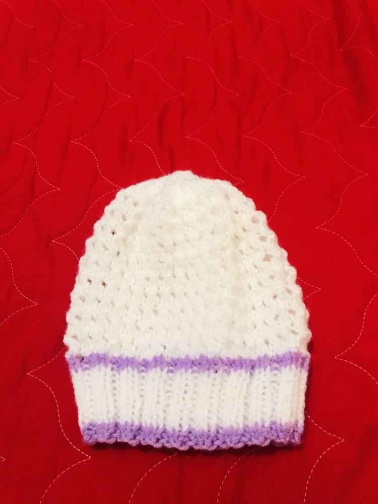 Уникални плетени бебешки желетки и шапки