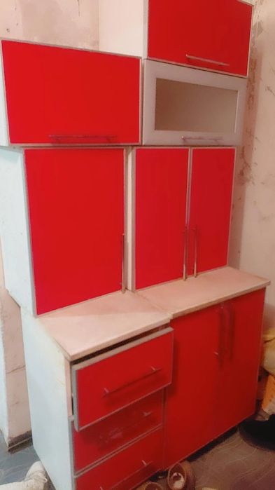 Продам кухонный гарнирнитур за 10 окончательно!!!