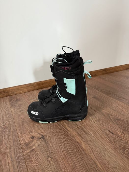 Продавам сноуборд ботуши NORTHWAVE DOMINO BLACK