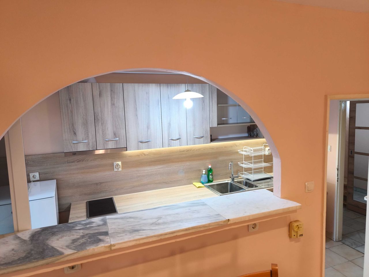 Дава се под наем Тристаен апартамент в Пловдив, Каменица 1 - 100 кв.м за 484.5 € - Снимка #4
