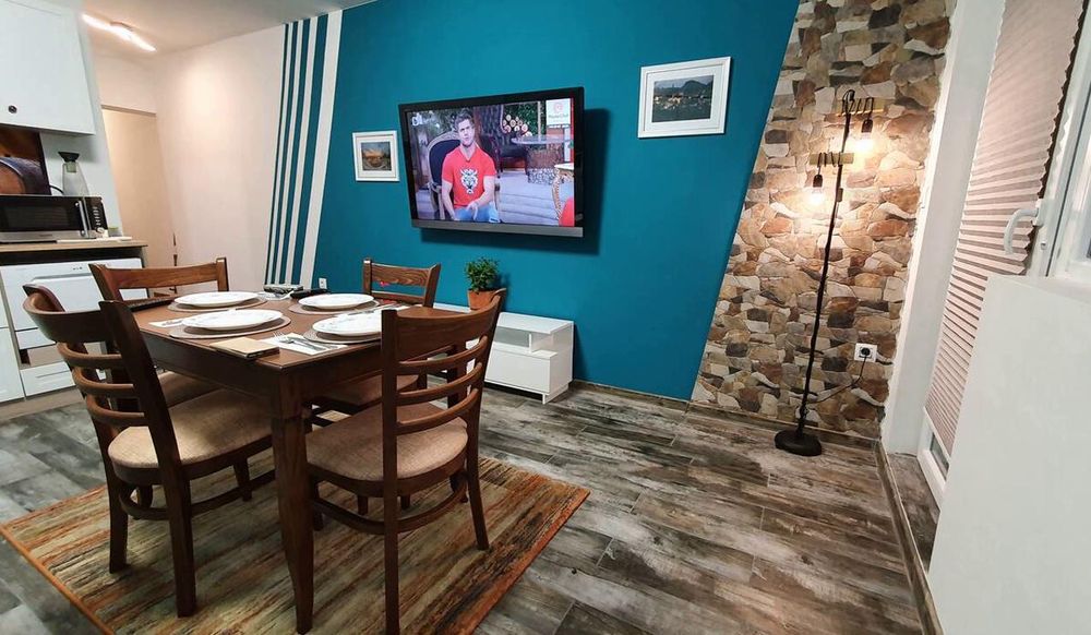 Дава се под наем Двустаен апартамент в Пловдив, Център - 55 кв.м за 400 € - Снимка #1