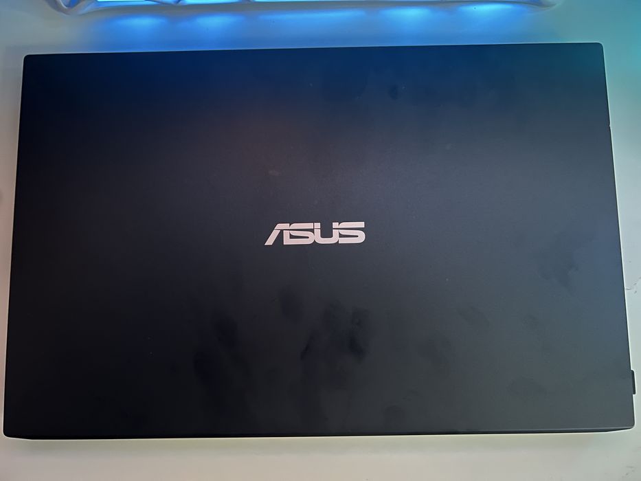 Laptop ASUS Intel 12th gen Win 11 pro office
