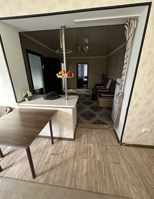 Срочно продается квартира Новомосковская 2/5/5