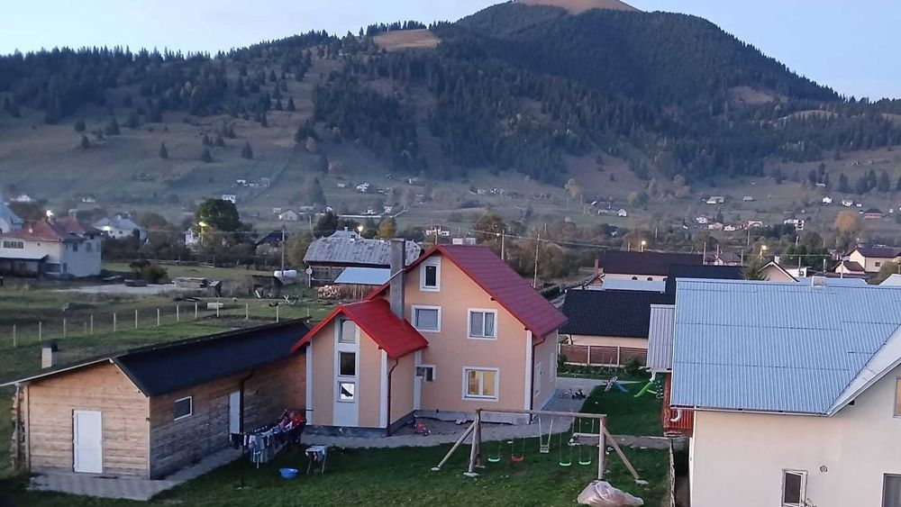 Casă de vânzare .Dorna Candrenilor