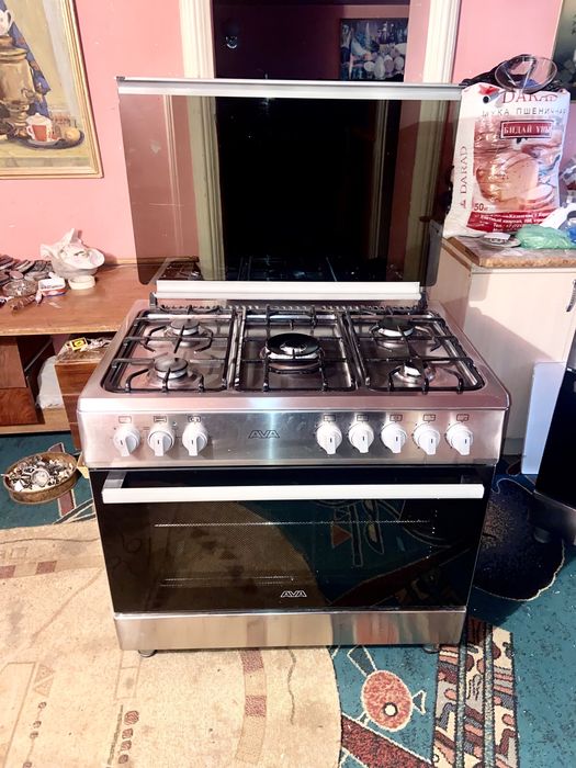 Продам газ плиту 5ти камфорная рабочая