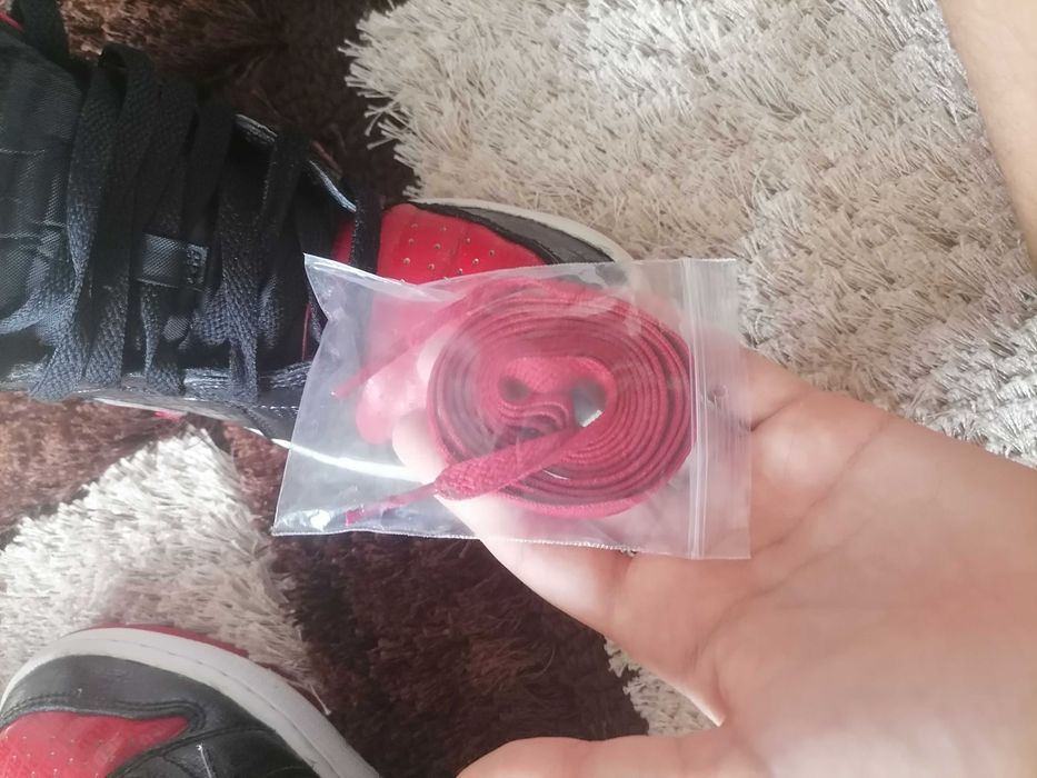 Jordan 1 mid bred mărime 36-37