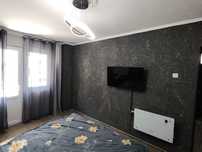 Vand Garsoniera Moderna Decomandata Brezoi 25 m2 cu balcon.