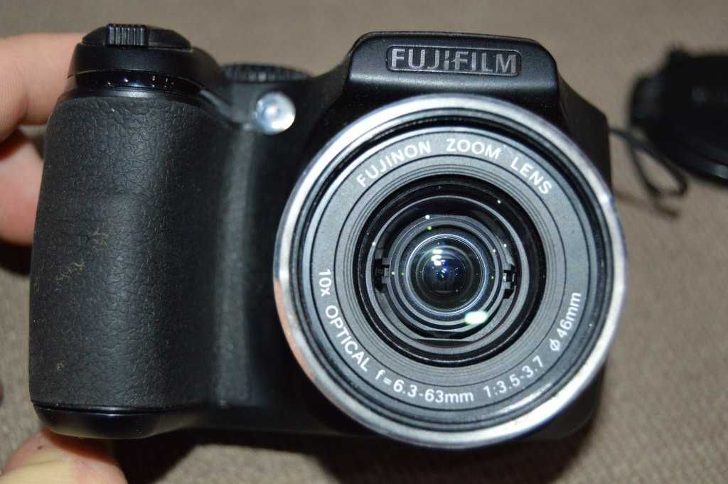 Aparat foto Fujifilm FinePix S5800 camera digitala 8 mpix