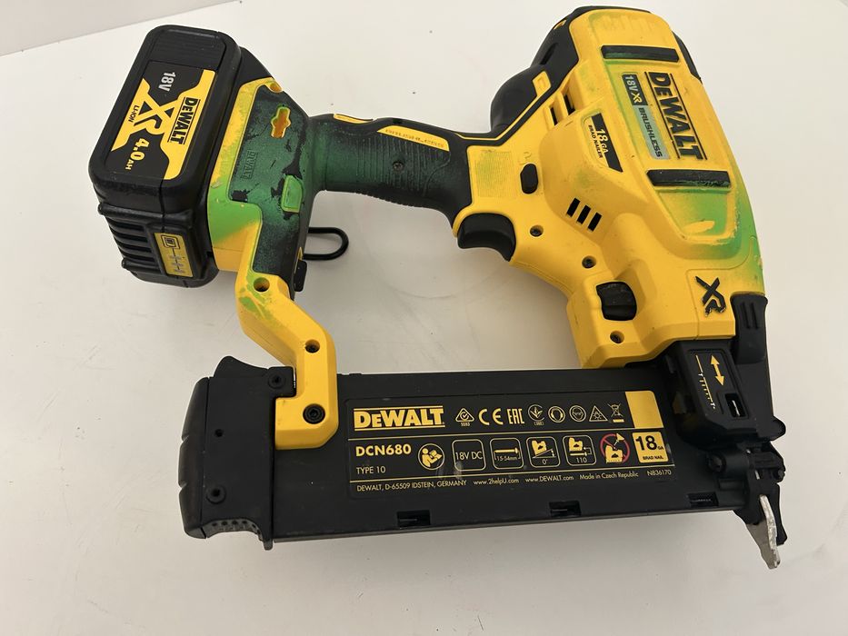 Dewalt DCN 680 pistol de cuie finisaj