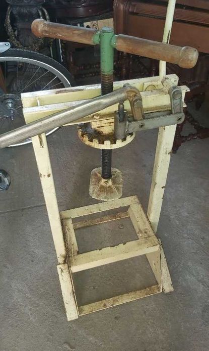 presa manuala vintage carti linogravura piesa deosebita