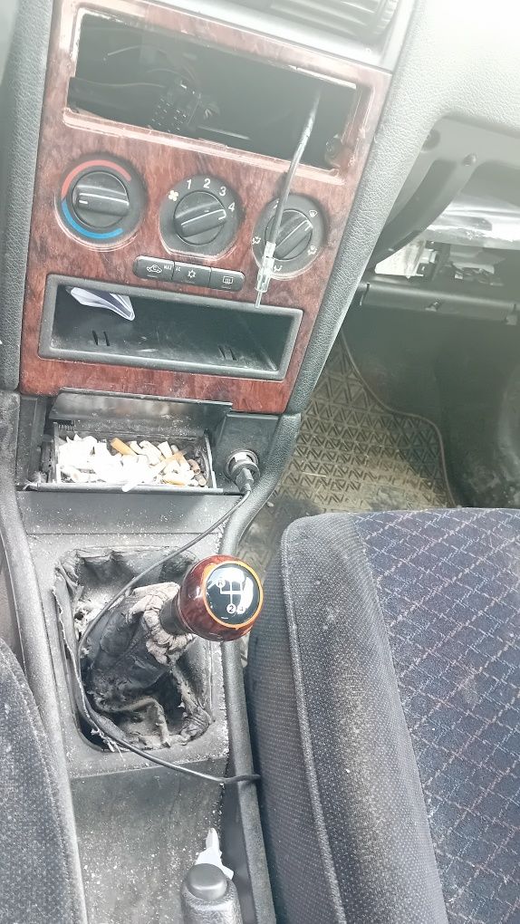 Опел Астра 98гд.1.6.v16